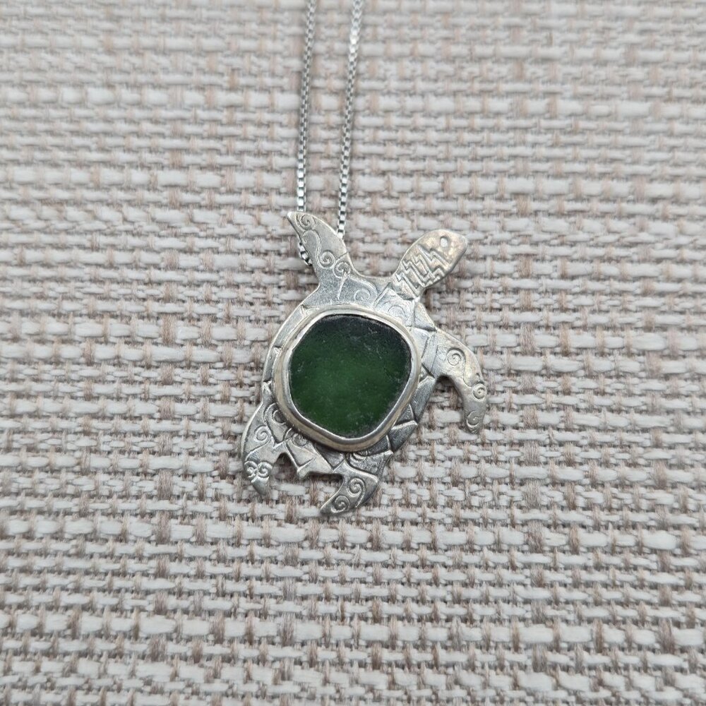18 Inch Sterling Silver Green Sea Glass Turtle Pendant Necklace A6101 - Picture 3 of 7